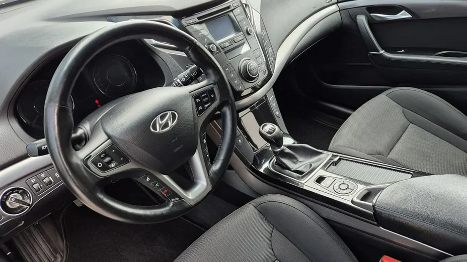 HYUNDAI i40 -