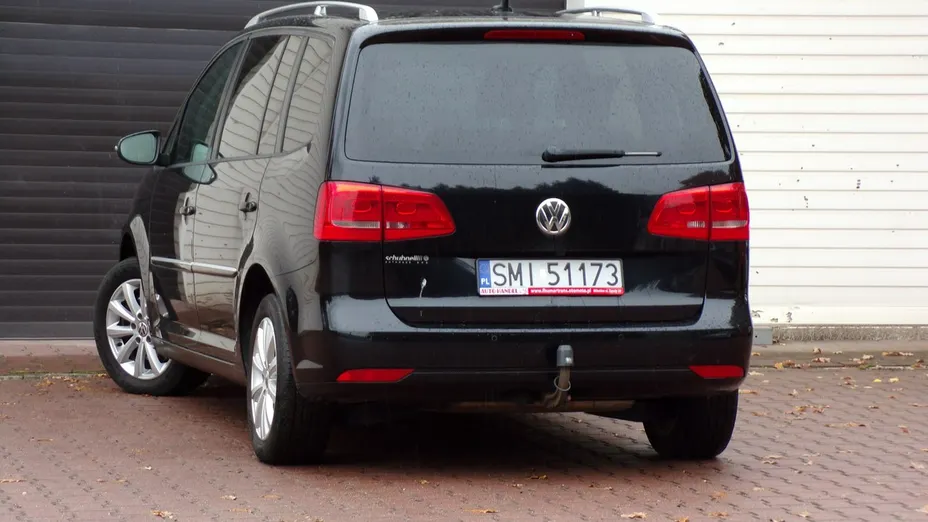 VOLKSWAGEN Touran -