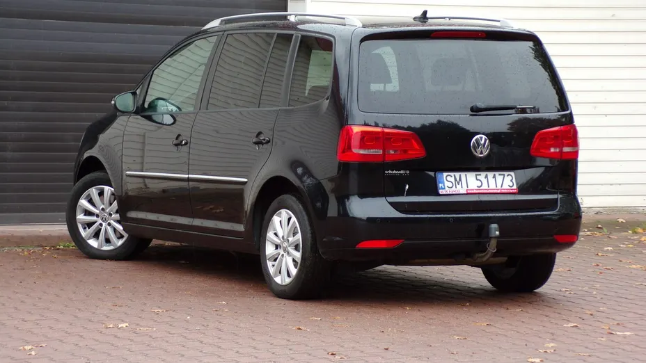 VOLKSWAGEN Touran -