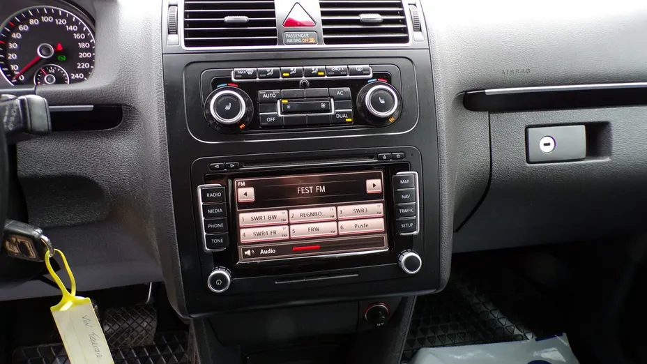 VOLKSWAGEN Touran -
