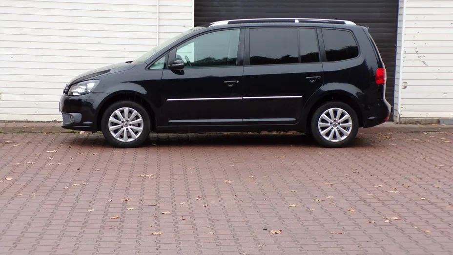 VOLKSWAGEN Touran -