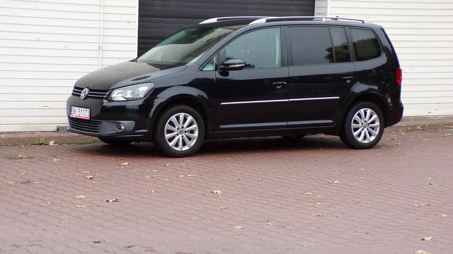 VOLKSWAGEN Touran -