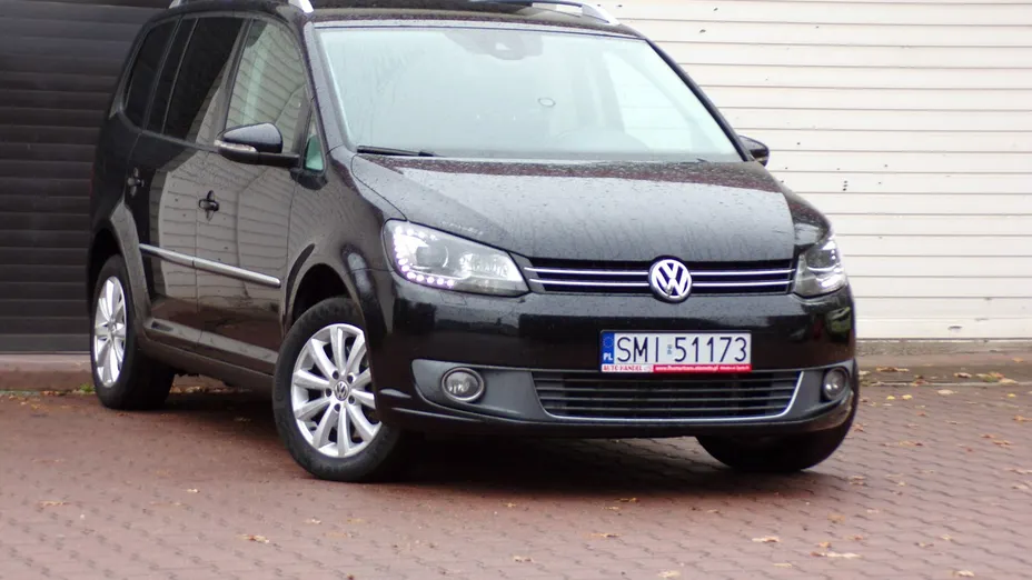 VOLKSWAGEN Touran -