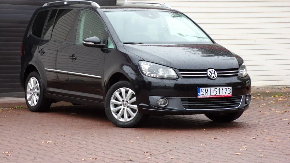 VOLKSWAGEN Touran -