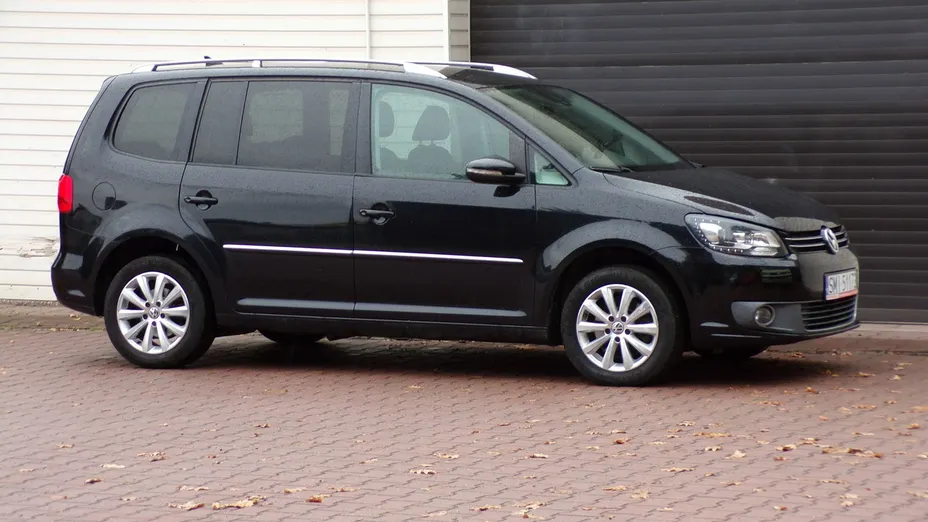 VOLKSWAGEN Touran -