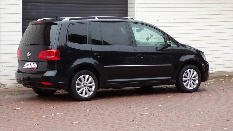 VOLKSWAGEN Touran -