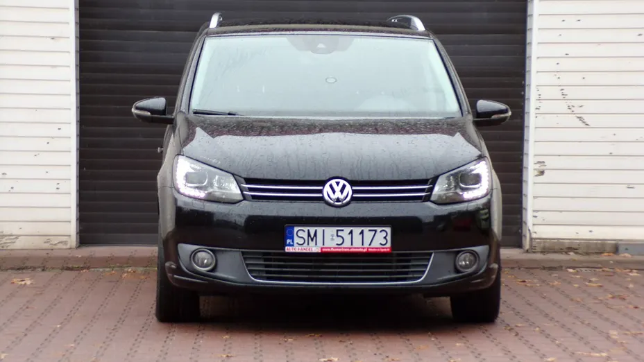 VOLKSWAGEN Touran -