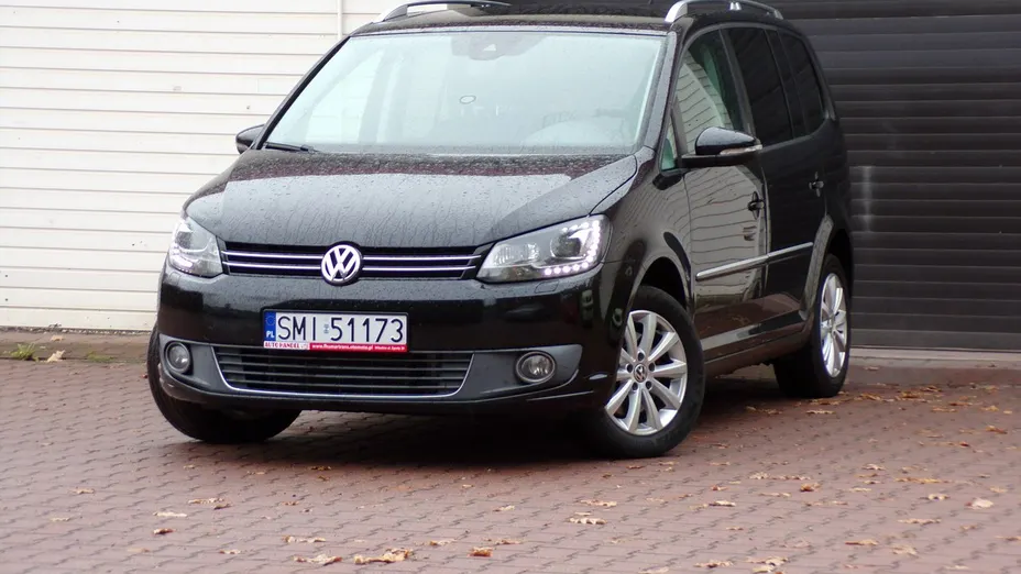 VOLKSWAGEN Touran -