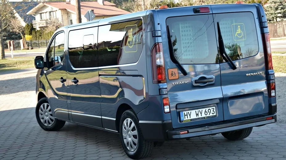 RENAULT Trafic -