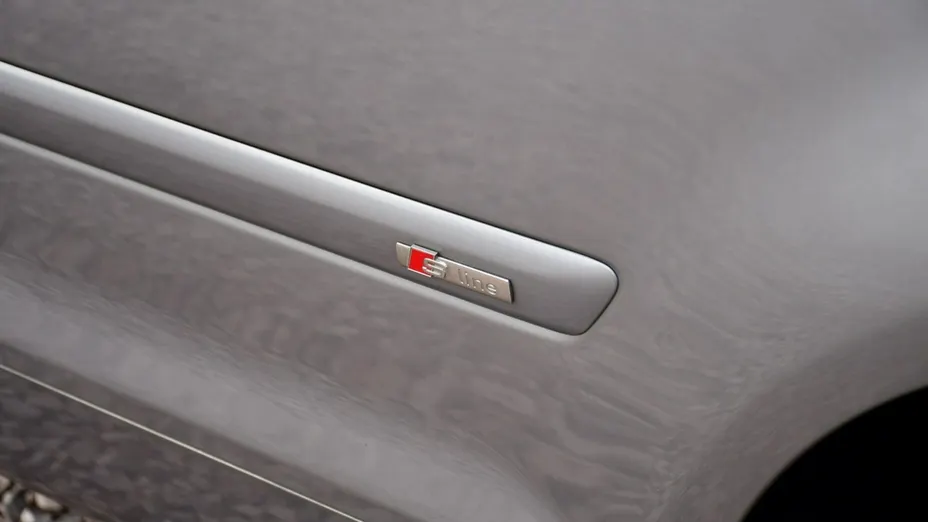 AUDI A4 -