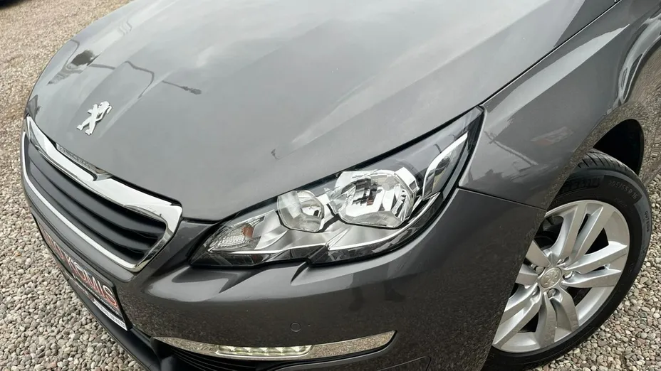 PEUGEOT 308 -