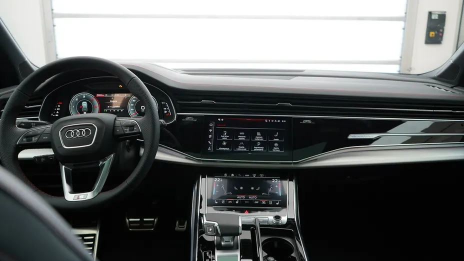 AUDI Q7 -
