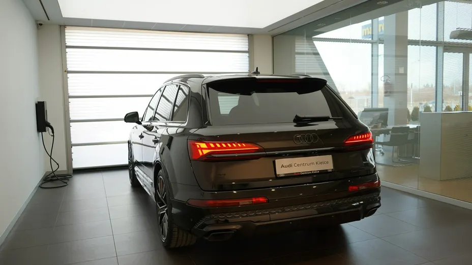 AUDI Q7 -