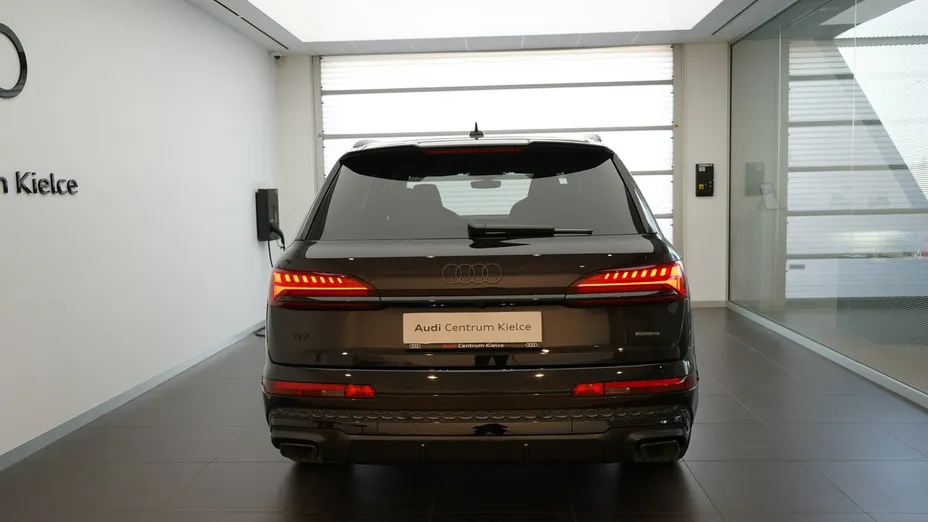 AUDI Q7 -