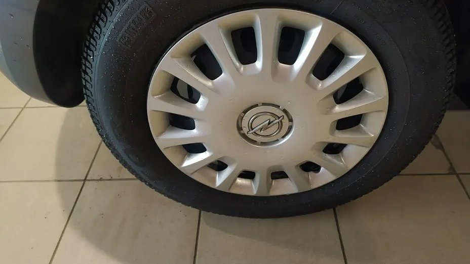 OPEL Corsa -
