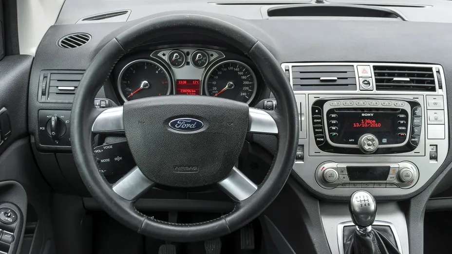 FORD Kuga -