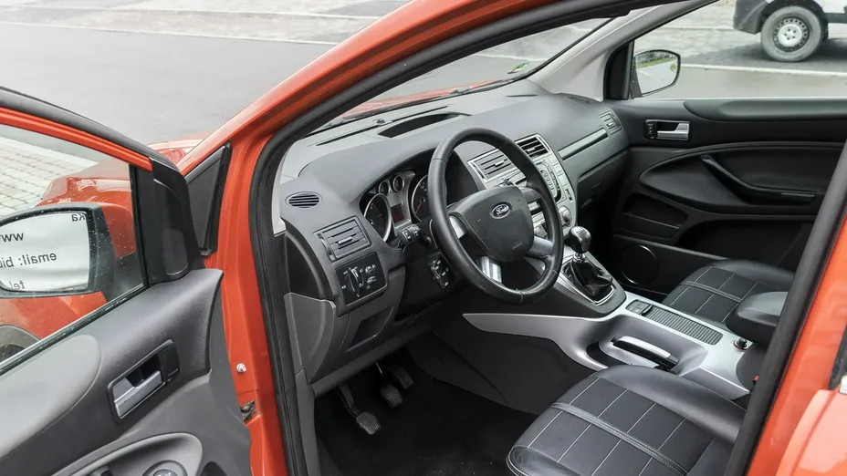 FORD Kuga -