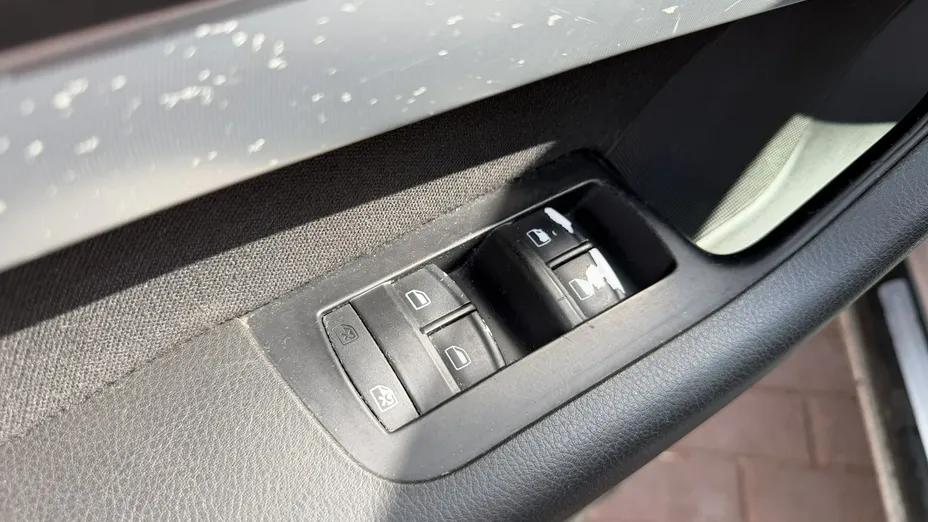 AUDI A6 -