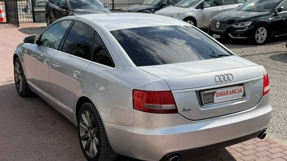 AUDI A6 -