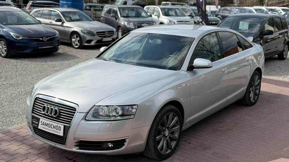 AUDI A6 -