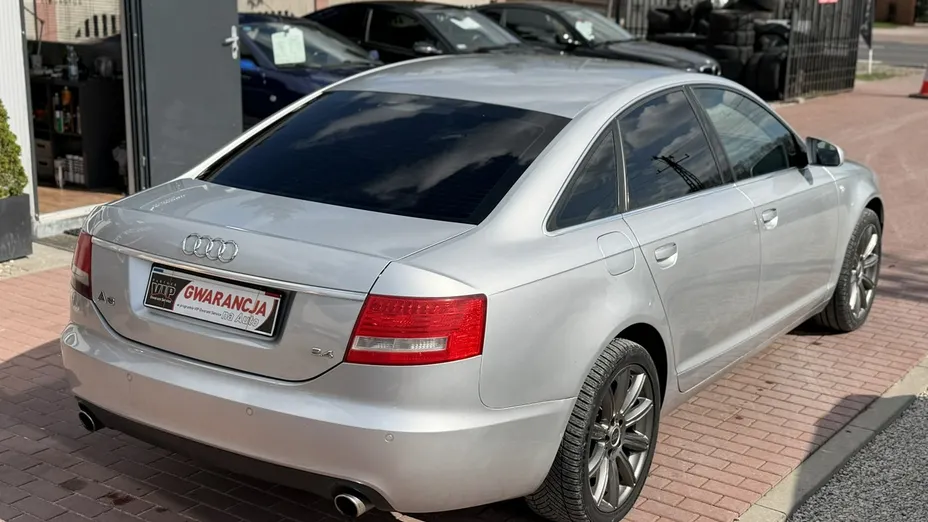 AUDI A6 -