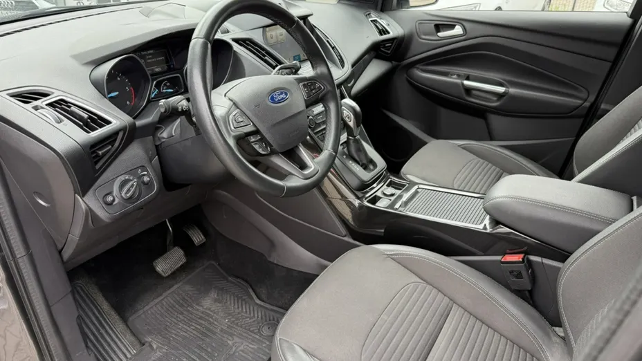 FORD Kuga -