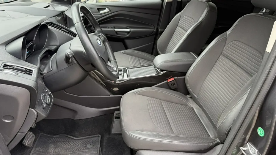 FORD Kuga -