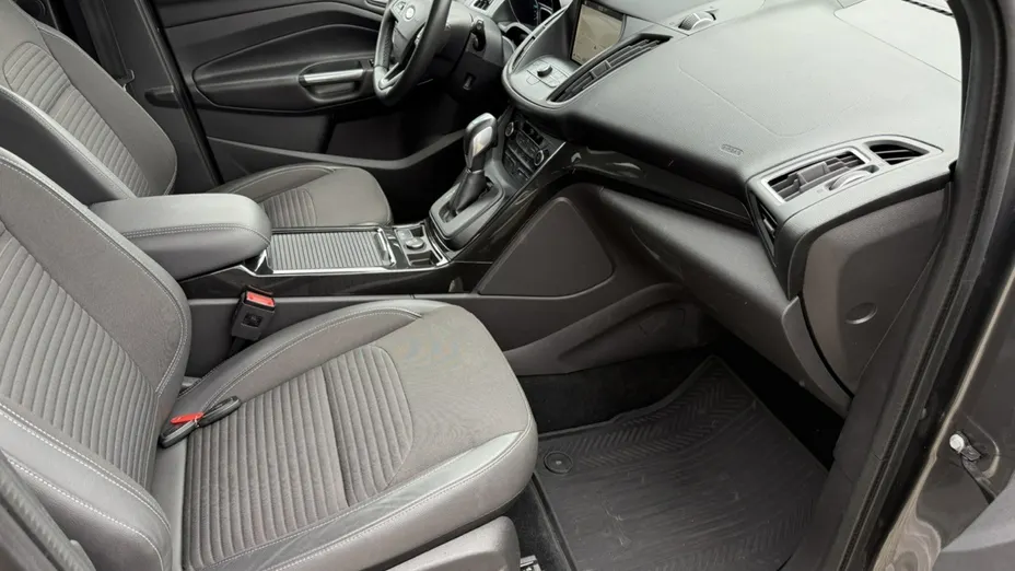 FORD Kuga -