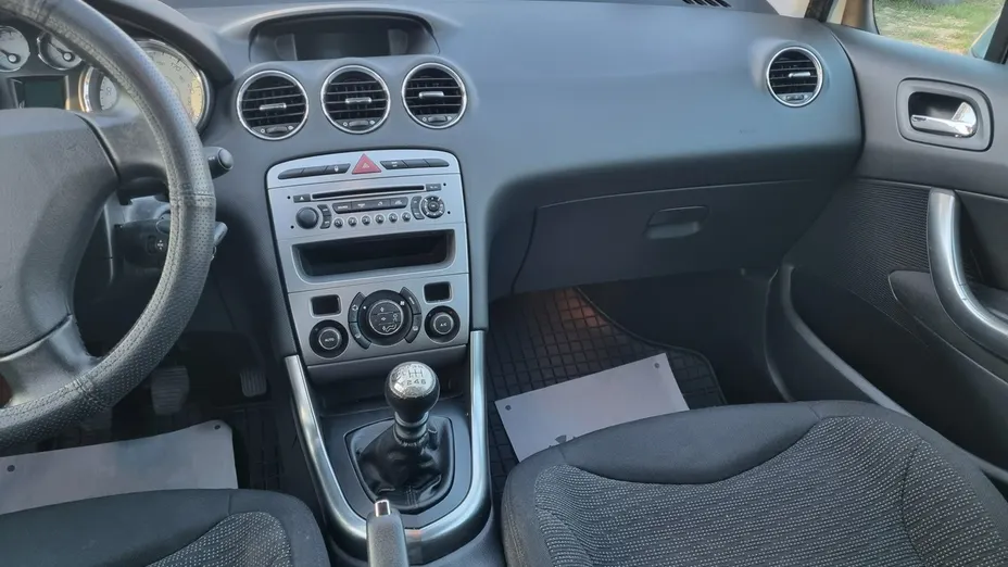 PEUGEOT 308 -