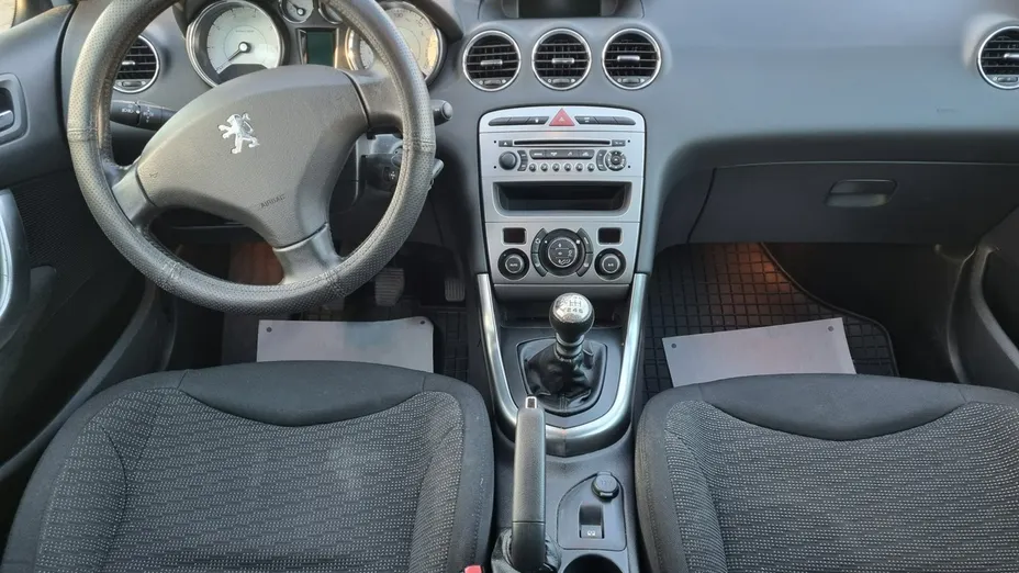 PEUGEOT 308 -