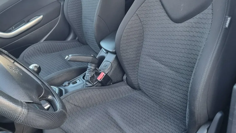 PEUGEOT 308 -