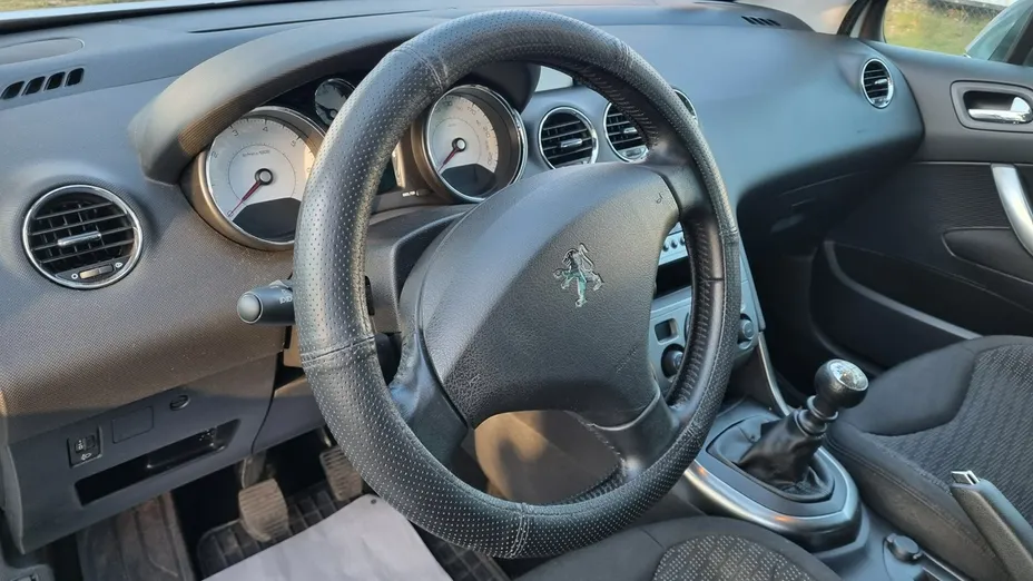 PEUGEOT 308 -