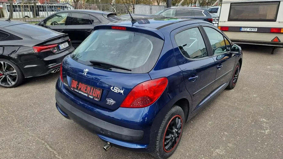 PEUGEOT 207 -