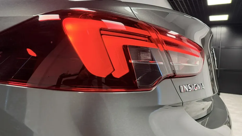 OPEL Insignia -