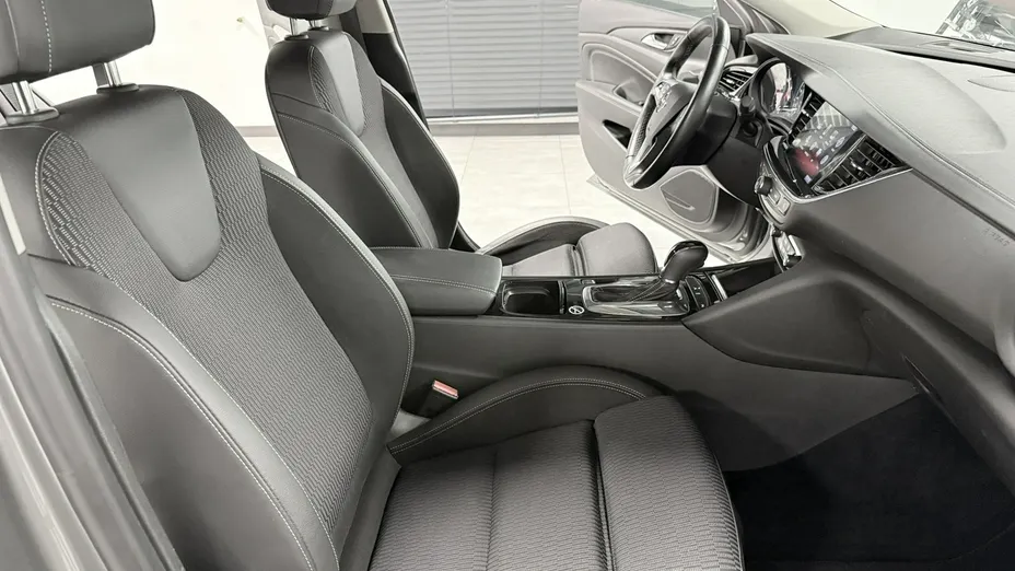OPEL Insignia -