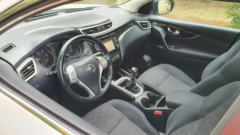 NISSAN Qashqai -