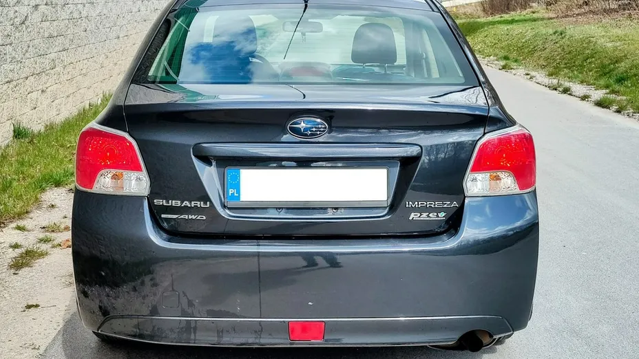 SUBARU Impreza -