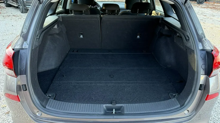 HYUNDAI i30 i30 1.5 DPI Classic +