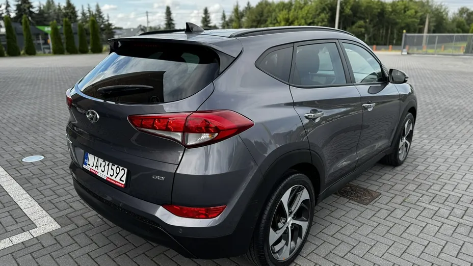 HYUNDAI Tucson -