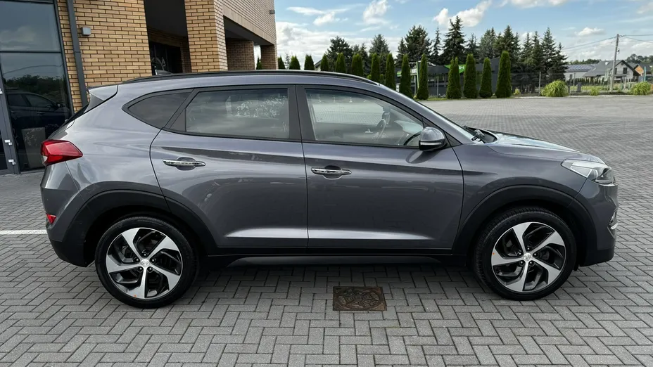 HYUNDAI Tucson -