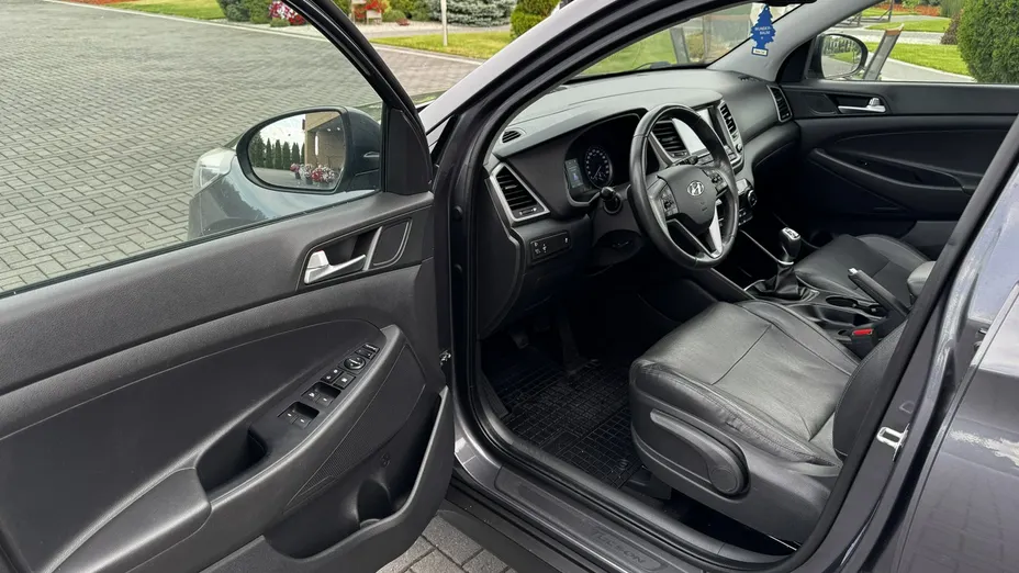 HYUNDAI Tucson -