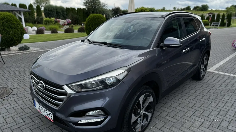 HYUNDAI Tucson -