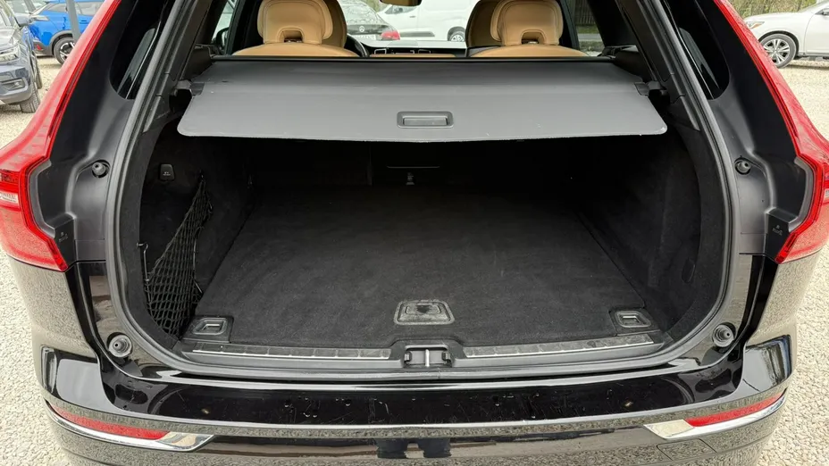 VOLVO XC60 -