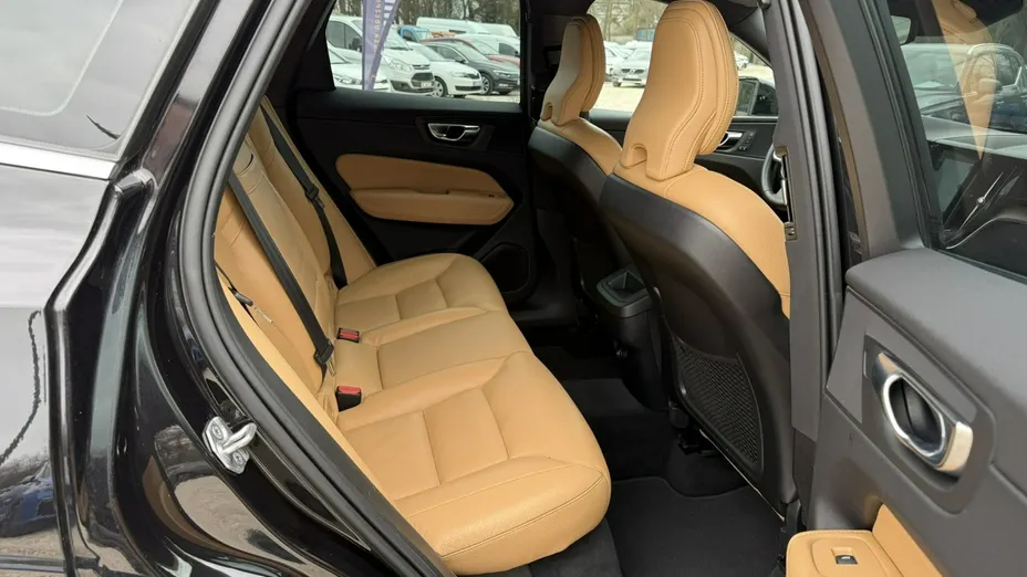 VOLVO XC60 -
