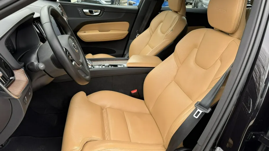 VOLVO XC60 -