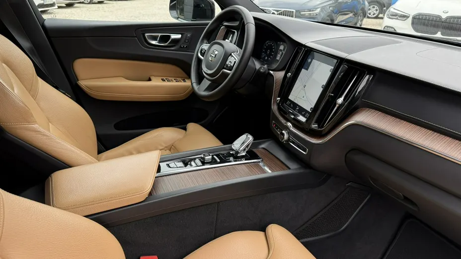 VOLVO XC60 -