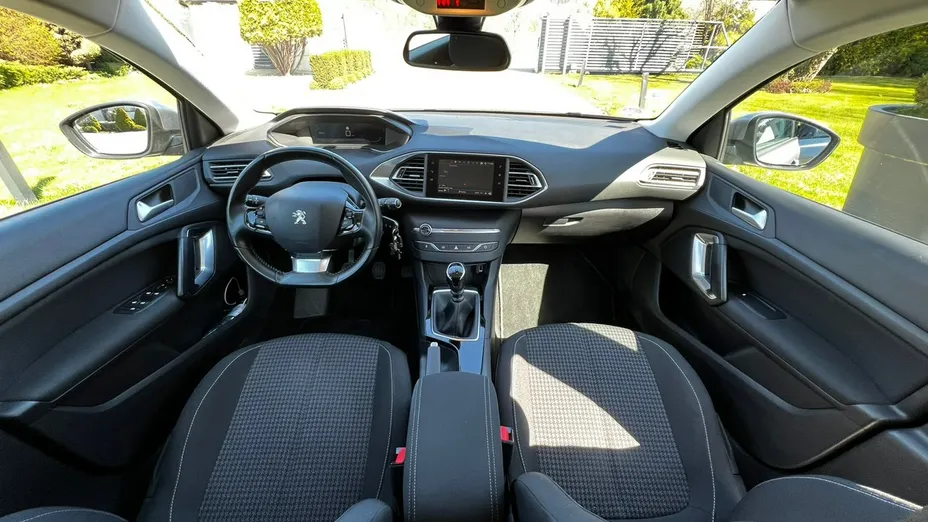 PEUGEOT 308 -