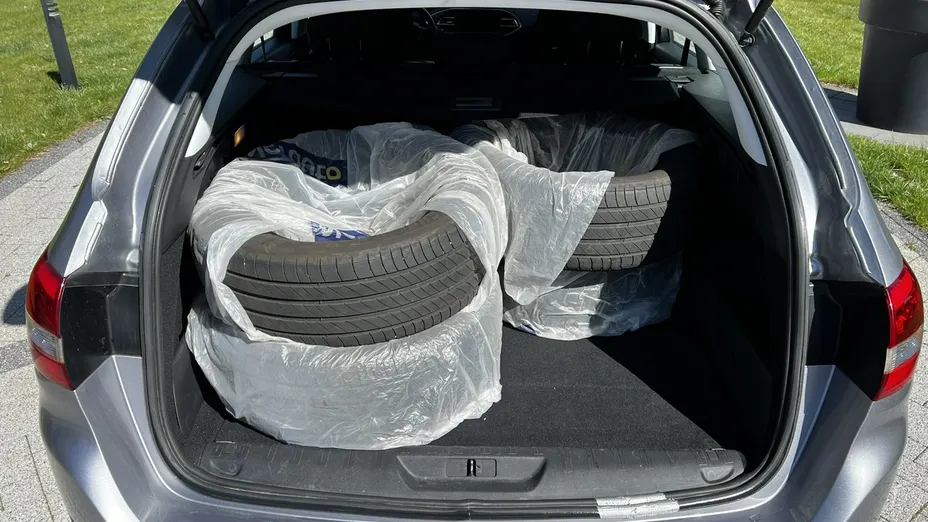 PEUGEOT 308 -
