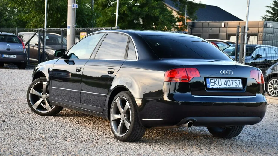 AUDI A4 -