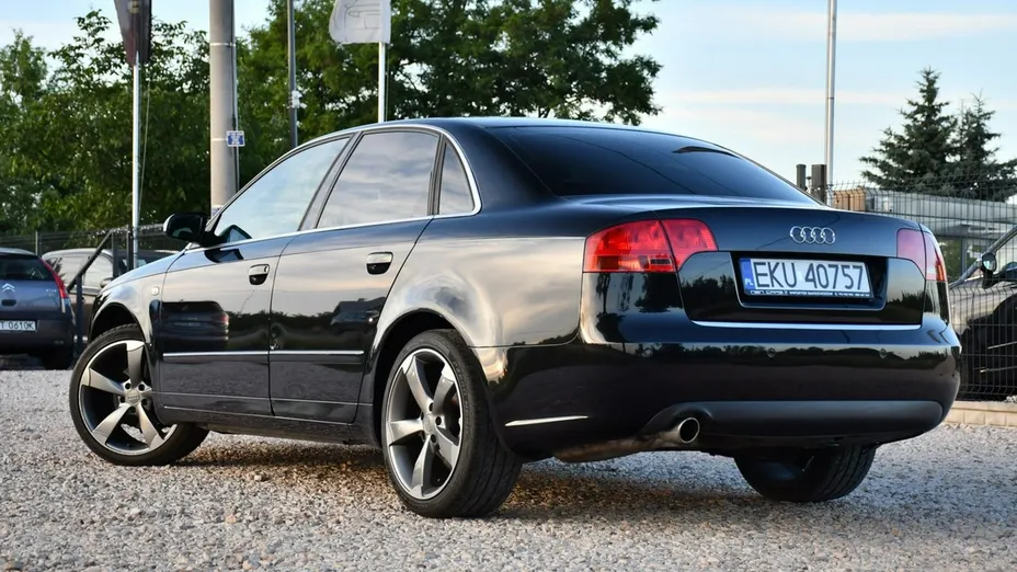 AUDI A4 -